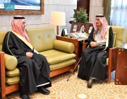 الأمير فيصل بن بندر يستقبل محافظ مرات وأعضاء جمعية التنمية الأهلية بالمحافظة