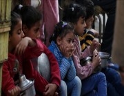متحدث الهلال الأحمر الفلسطيني: نحو 900 ألف طفل فلسطيني نازح معرضون للمجاعة والجفاف في غزة
