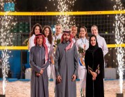 نائب وزير الرياضة يتوج الفائزين في منافسات كرة الطائرة الشاطئية