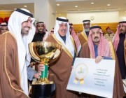 "أمير الرياض" يتوج الفائزين بـ "كأسَي الملك" في الفروسية