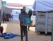 "سلمان للإغاثة" يوزع سلالاً غذائية بغزة