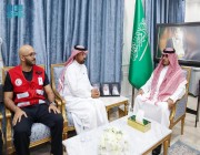 الأمير تركي بن هذلول يتسلّم التقرير السنوي لفرع هيئة الهلال الأحمر السعودي بالمنطقة