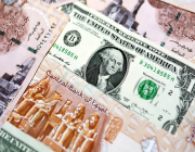 دولار السوق السوداء في مصر يقفز إلى 60 جنيهاً