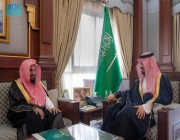 أمير المدينة المنورة يستقبل مدير فرع وزارة الشؤون الإسلامية بالمنطقة