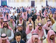 أمير منطقة الرياض يؤدي صلاة الميت على الأمير ممدوح بن سعود بن عبدالعزيز آل سعود وخالد بن مساعد السيف