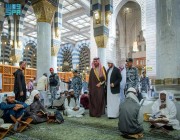 أمير منطقة المدينة المنورة يتفقد حلقات القرآن الكريم والمتون العلمية في رحاب المسجد النبوي