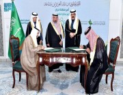 أمير نجران يشهد توقيع شراكة مجتمعية بين فرع التواصل الحضاري وفرع وزارة الموارد البشرية بالمنطقة