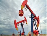 تراجع أسعار النفط بفعل التضخم وزيادة مخزونات الخام الأمريكية