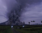 ثوران بركان في جزيرة جاوة الإندونيسية