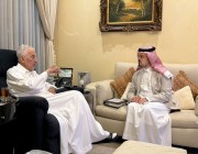 نائب أمير مكة يزور الأمير خالد الفيصل