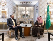 وزير الخارجية يبحث مع نظيره الكويتي سبل تعزيز العلاقات بين البلدين