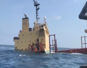 السلطات اليمنية تعلن غرق السفينة «إم في روبيمار» التي استهدفها الحوثيون