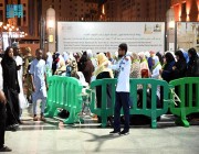 الفرق التطوعية والكشفية بتعليم المدينة تواصل أعمالها في خدمة زوار المسجد النبوي