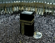 بالفيديو.. تزايد أعداد المعتمرين والمصلين بالمسجد الحرام بدخول العشر الأواخر