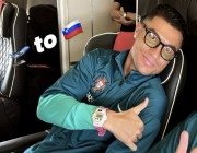 محترف النصر رونالدو يرتدى ساعة جورجينا رودريغز أثناء رحلته مع البرتغال