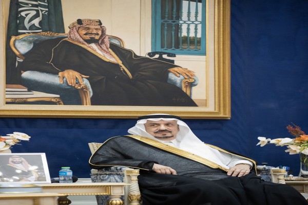 أمير الرياض يستقبل في جلسته الأسبوعية عددًا من أصحاب السمو والفضيلة والمعالي وأهالي المنطقة