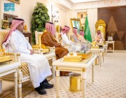 الأمير فيصل بن مشعل يتسلم تقرير مهرجان حياة الورد 2 بمحافظة عنيزة