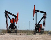 النفط يقفز بأكثر من 2% وسط توترات الشرق الأوسط