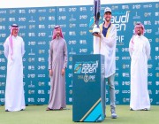لحظة تتويج الأمريكي جون كاتلين بلقب بطولة السعودية المفتوحة للغولف 2024 .. صور