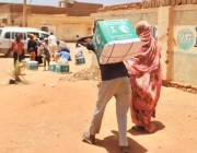 مركز الملك سلمان للإغاثة يوزع 360 سلة غذائية بولاية الخرطوم في جمهورية السودان