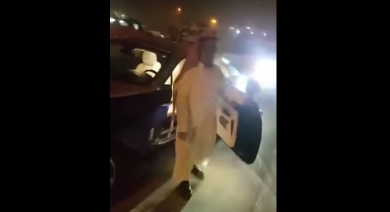 بالفيديو كفيل سعودي يهدي عامل جيب لكزس 2018 واللوحة رقم ١