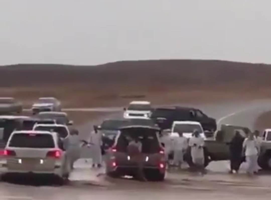 بالفيديو: شاهد.. أمير سعودي ينقذ غريق!