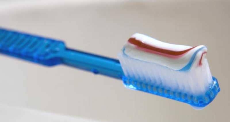 للنساء فقط.. 10 استخدامات “خاصة جدا” لمعجون الأسنان