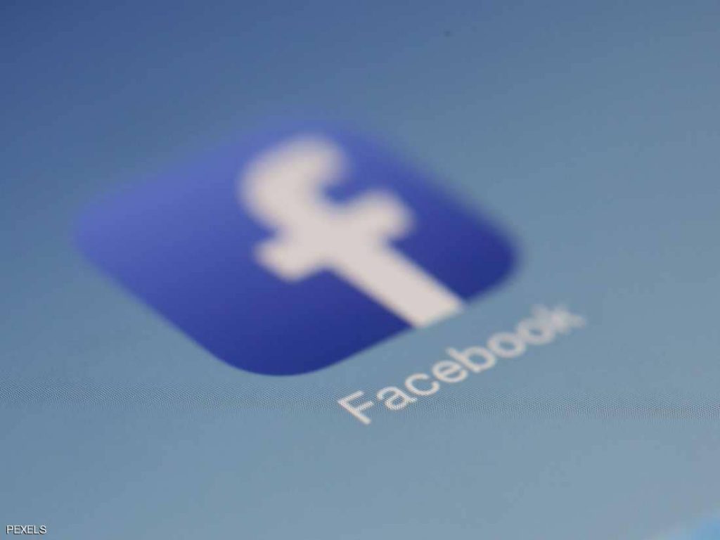 فيسبوك وسامسونغ.. مشكلة “مشتركة” تثير عواصف انتقادات