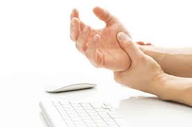 أربعة تمارين تساعد في السيطرة على التهاب مفاصل اليد