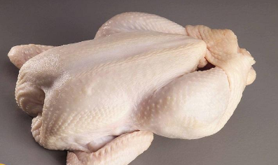 “خطأ فادح” قبل طهي الدجاج يؤدي إلى التسمم الغذائي !