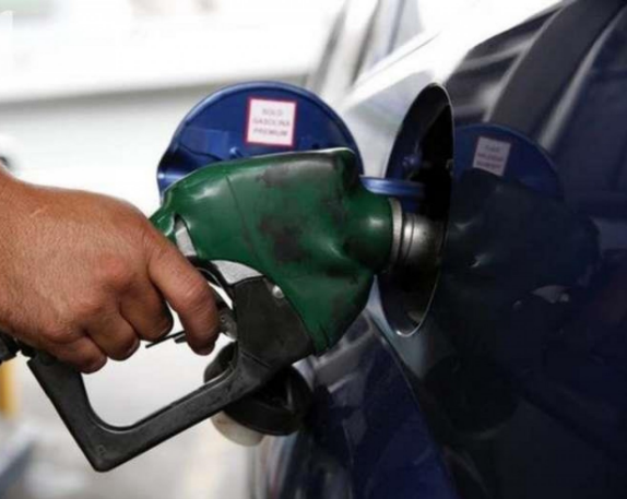 «التواصل الحكومي»: لهذه الأسباب تتغير أسعار البنزين بشكل دوري