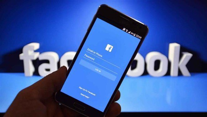 “فيسبوك” تعتزم وقف استخدام برامج جمع بيانات المستخدمين