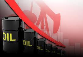 أسعار النفط تهبط مجدداً بنسبة 2%