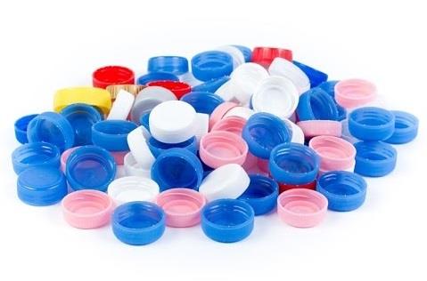 بعد انتشار مبادرات جمع الأغطية البلاستيكية.. “الصحة” تنفي استخدامها في الأطراف الصناعية