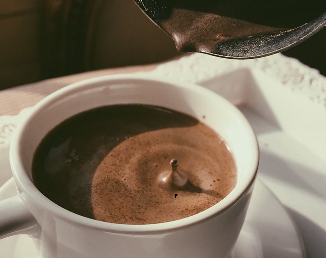 النمر يوضح تأثير شرب 8 فناجيل قهوة عربية في اليوم على القلب