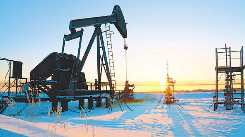 النفط يرتفع بسبب المخزونات الأميركية