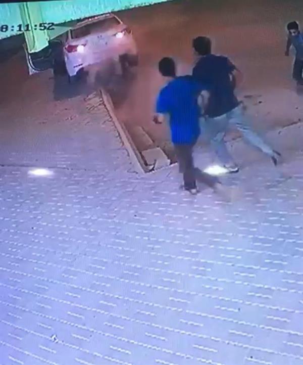 شرطة الرياض تطيح باللص الذي سرق سيارة في وضع التشغيل ودهس صاحبها