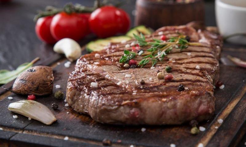 مختص: تناول أكثر من 500 جرام من اللحوم في الأسبوع يعرض للإصابة بسرطان القولون