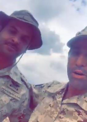 فيديو.. فايز المالكي مع المرابطين في الحد الجنوبي.. وردة فعل جندي فوجئ به بجواره