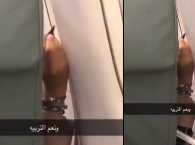 بالفيديو.. فتاة تكتب على نوافذ طائرة تشعل غضب المواطنين: ونعم التربية