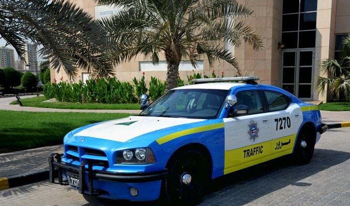 توقيف سعودي اعتدى بالضـرب والسبّ على شرطي مرور في الكويت