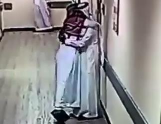 فيديو.. هكذا احتوى مدير مستشفى ببريدة غضب أحد المراجعين.. وإشادات واسعة بتصرفه