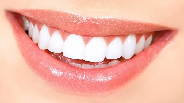تحذير من بعض مواد تبييض الأسنان: تسبب سرطان الفم واللثة