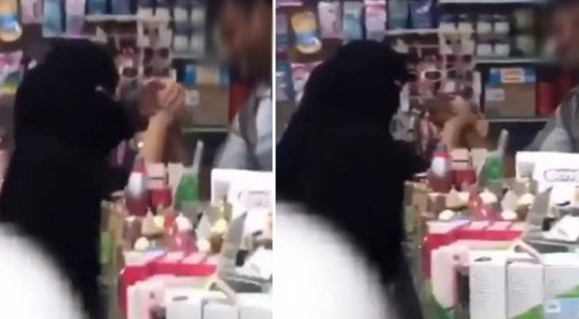 فيديو متداول لفتاة منتقبة تلعب “ريست” مع عامل داخل محل !