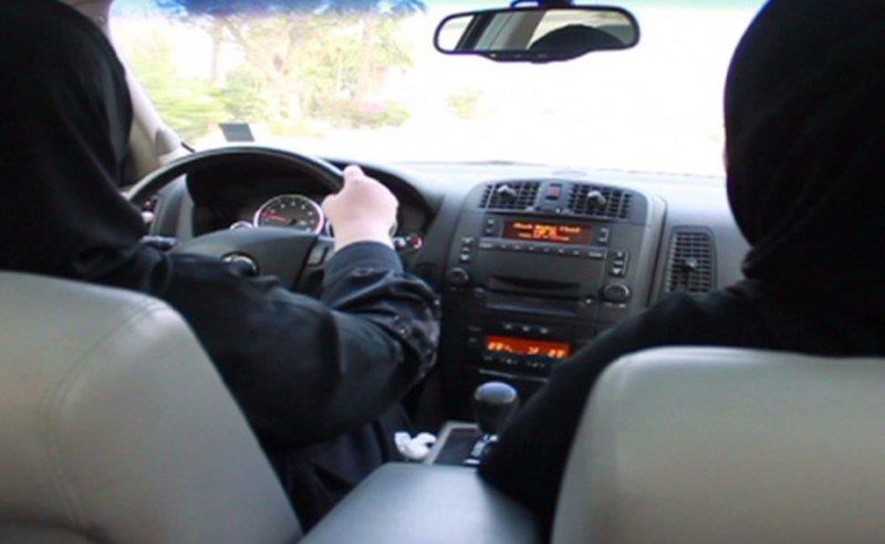“المرور” يوضح حقيقة عدم مخالفة النساء على القيادة بدون رخصة لمدة عامين