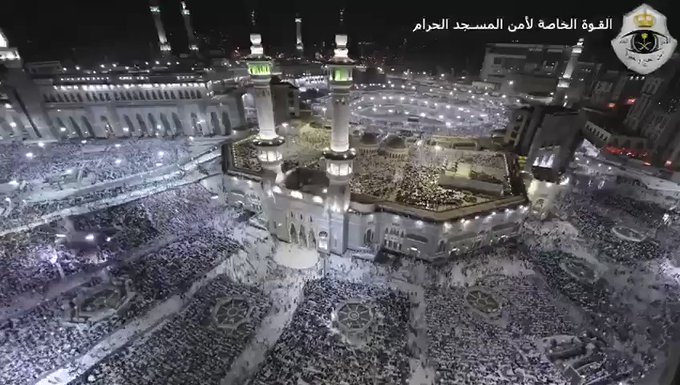 فيديو.. كيف تنظم إدارة الحشود بالمسجد الحرام دخول وخروج مئات الآلاف من المصلين؟