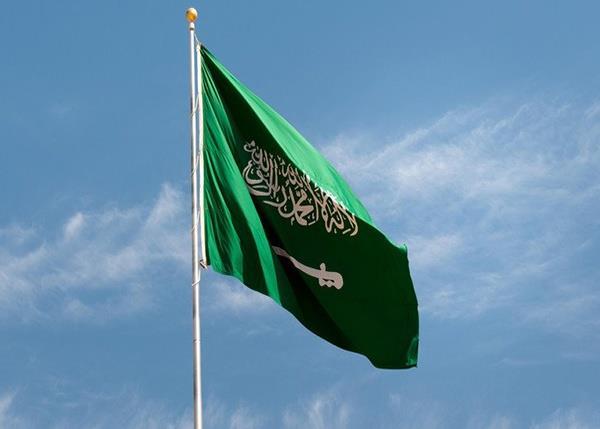 دارة الملك عبدالعزيز تفنّد المعلومات المغلوطة المتداولة عن العلم السعودي