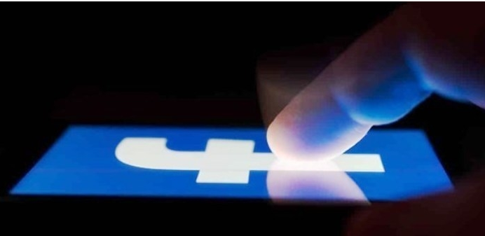 فيسبوك تعلق عشرات الآلاف من التطبيقات بسبب مخاوف بشأن البيانات