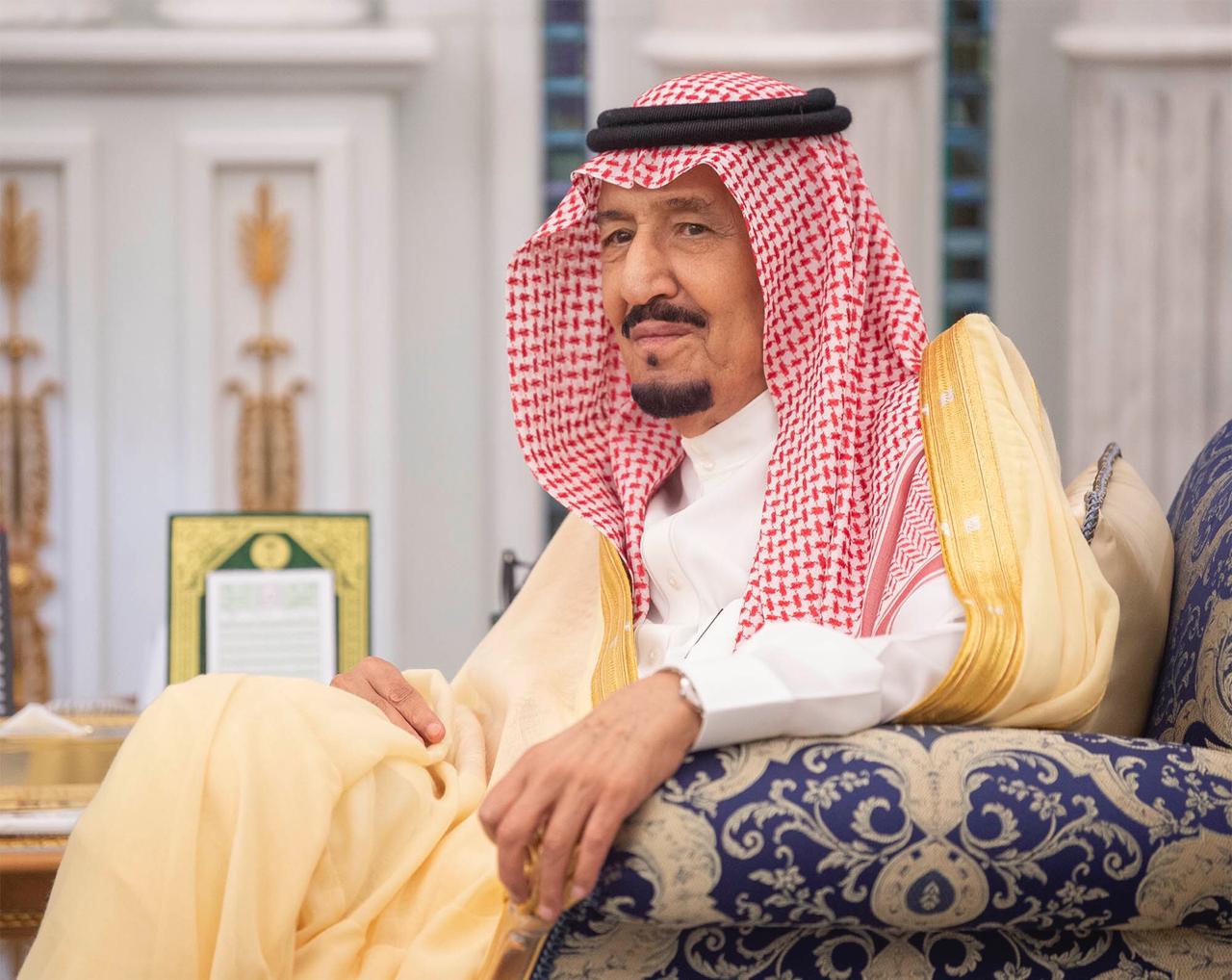 الملك سلمان يعفي الفالح ويعين عبدالعزيز بن سلمان وزيرا للطاقة