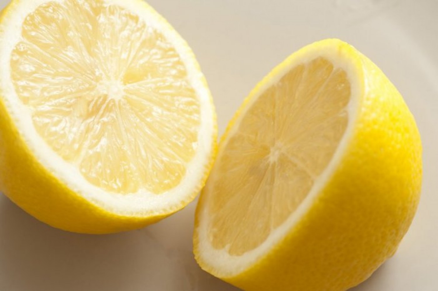 ماذا يحدث للجسم عند شم رائحة الليمون والفانيليا؟